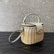 Colestore Valentino Garavani Vlogo Signature Wicker Vanity Bag White 19x13.5x13cm - 4