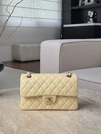 Colestore Chanel Buttercream Yellow Lambskin Quilted Classic Flap Medium Light Gold Hardware 23x14.5x6cm