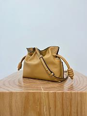 Colestore Loewe Flamenco Clutch Mini Bag in Honey 23x18x9cm - 2