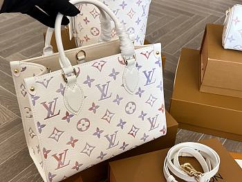 Colestore Louis Vuitton OnTheGo PM Dream Cream Color 25 x 19 x 11.5 cm
