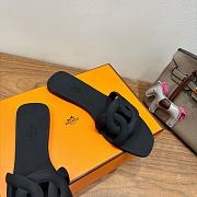 Colestore Hermes Aloha Sandals Black - 2