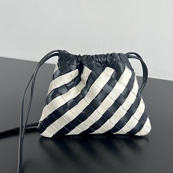 Colestore Bottega Veneta Small Dustbag in White 21x16.6x1cm