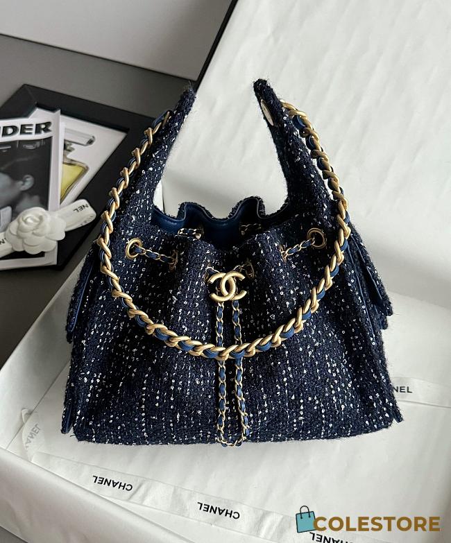 Colestore Chanel 25A Métiers d’Art Collection Tweed 25 Bag Small Hobo in Navy Blue 30x26x14cm - 1