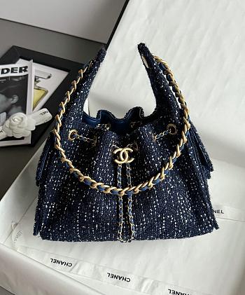 Colestore Chanel 25A Métiers d’Art Collection Tweed 25 Bag Small Hobo in Navy Blue 30x26x14cm