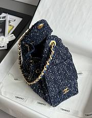 Colestore Chanel 25A Métiers d’Art Collection Tweed 25 Bag Small Hobo in Navy Blue 30x26x14cm - 4