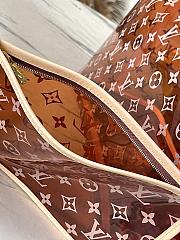 Colestore Louis Vuitton Dubai Beach Pass Bag Charm S00 39x32x19cm - 4