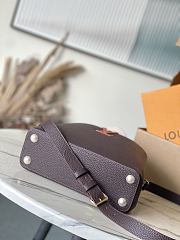 Colestore Louis Vuitton Capucines MM Chocolate / Quartz / Tan 27 × 18 × 9 cm - 3