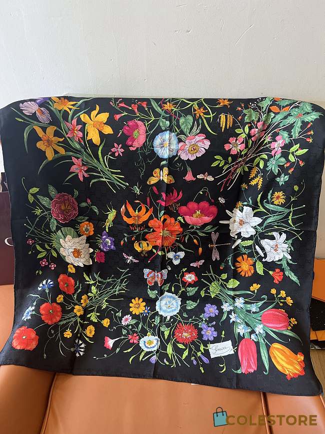 Colestore Gucci Printed silk twill carré in Black Silk 90x90cm - 1