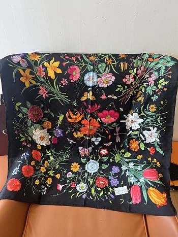Colestore Gucci Printed silk twill carré in Black Silk 90x90cm