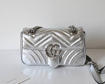 Colestore Gucci GG Marmont Small Shoulder Bag Silver leather 22x13x6cm