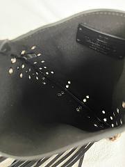 Colestore Valentino Garavani NELLCÔTE Black Fringe Suede Bag 20x20x3cm - 3