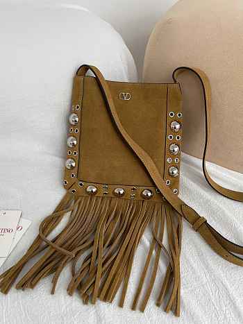Colestore Valentino Garavani NELLCÔTE Havana Beige Fringe Suede Bag 20x20x3cm