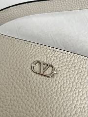 Colestore Valentino Garavani NELLCÔTE White Bag 20x20x3cm - 6