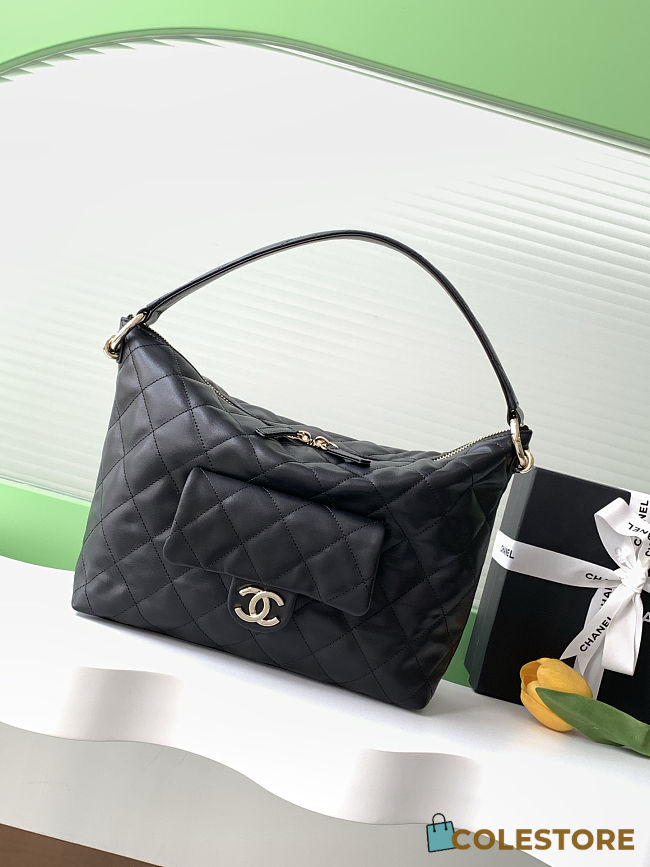 Colestore Chanel Maxi Hobo Leather Plain Black 22.5x28x13cm - 1