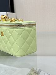 Colestore Chanel Lambskin Quilted Pearl Crush Vanity Light Green 17x9.5x8cm - 2
