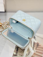 Colestore Chanel Lambskin Quilted Pearl Crush Vanity Light Blue 17x9.5x8cm - 6