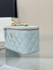 Colestore Chanel Lambskin Quilted Pearl Crush Vanity Light Blue 17x9.5x8cm - 5