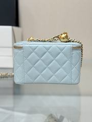 Colestore Chanel Lambskin Quilted Pearl Crush Vanity Light Blue 17x9.5x8cm - 3