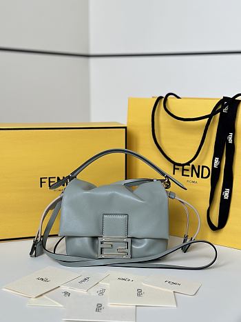 Colestore Fendi Mamma Baguette Medium Leather Green 16x13x10cm