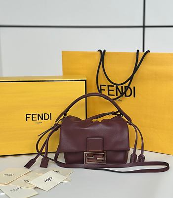 Colestore Fendi Mamma Baguette Medium Leather Burgundy 16x13x10cm