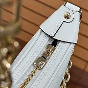 Colestore Louis Vuitton Loop White 24x22x6cm - 4