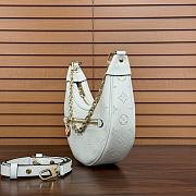 Colestore Louis Vuitton Loop White 24x22x6cm - 3