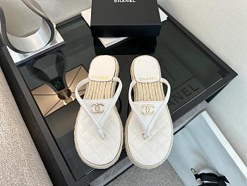 Colestore Chanel Coco Beach Flip flops Suede White