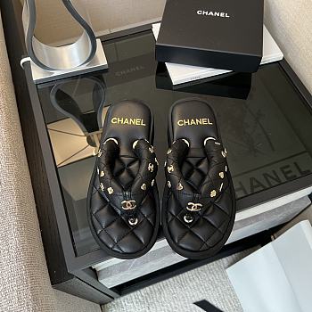 Colestore Chanel Coco Beach Quilted Leather Thong Sandals Black