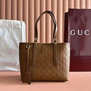 Colestore Gucci GG Emblem Medium Tote Bag Leather in Caramel 25x20x10cm - 1