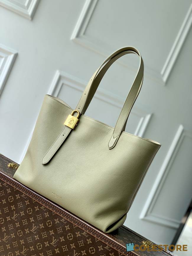 Colestore Louis Vuitton  Low Key Cabas MM Clay Green 47 x 30 x 14cm - 1