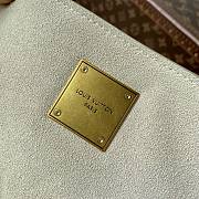 Colestore Louis Vuitton  Low Key Cabas MM Clay Green 47 x 30 x 14cm - 6