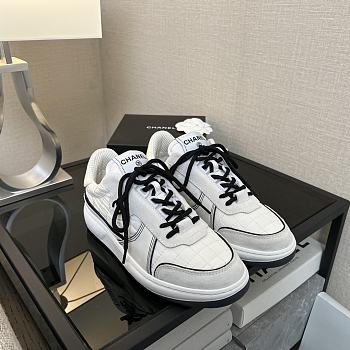 Colestore Chanel 25P Tweed & Calfskin Sneakers White