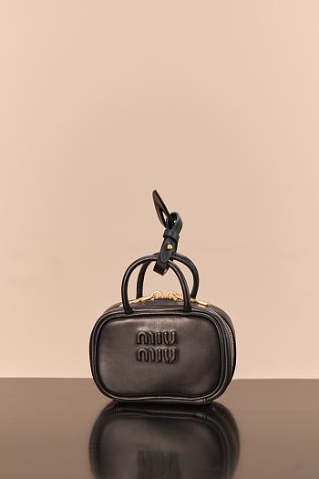 Colestore Miu Miu Beau Leather Micro-Bag Black 11x7x4cm