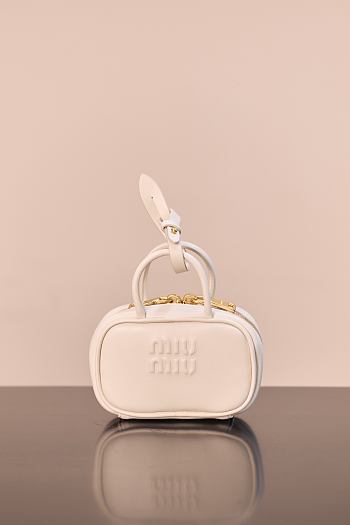 Colestore Miu Miu Beau Leather Micro-Bag White 11x7x4cm