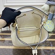 Colestore Louis Vuitton NéoNoé MM Monogram Empreinte White 26x17.5x26cm - 6