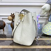 Colestore Louis Vuitton NéoNoé MM Monogram Empreinte White 26x17.5x26cm - 4