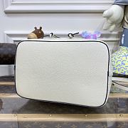 Colestore Louis Vuitton NéoNoé MM Monogram Empreinte White 26x17.5x26cm - 3