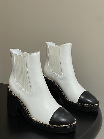 Colestore Chanel White & Black Cap-toe Ankle Boots With Chain Trim 