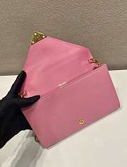 Colestore Prada Black Saffiano Triang Leather Envelope Chain Clutch Pink 20x11.5cm - 6
