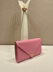 Colestore Prada Black Saffiano Triang Leather Envelope Chain Clutch Pink 20x11.5cm - 4