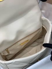 Colestore Chanel 19 Light Beige Lambskin 2025 Chip 20x30x10cm - 3