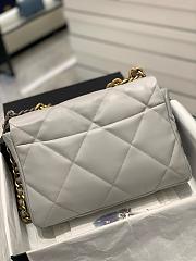 Colestore Chanel 19 Light Gray Lambskin 2025 Chip 20x30x10cm - 5