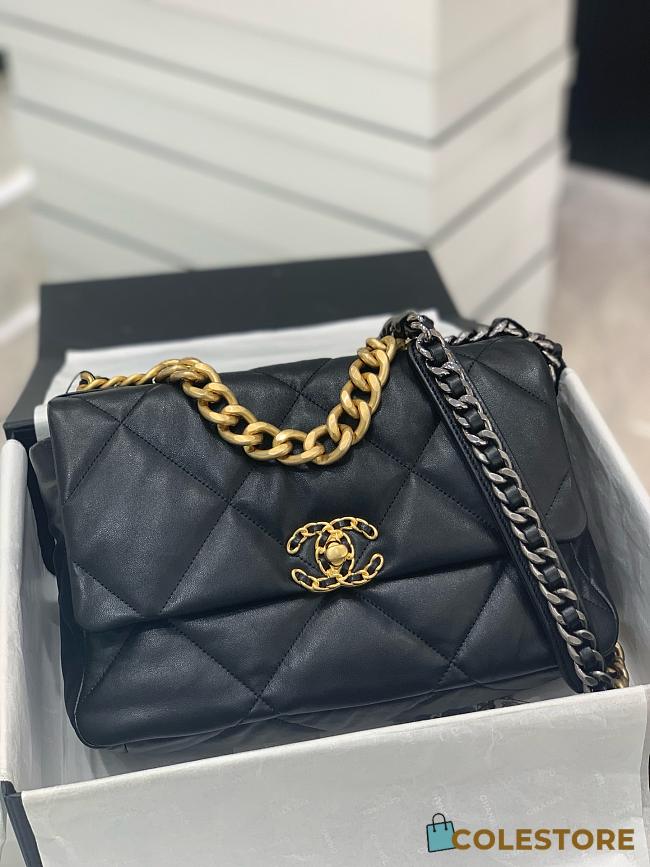 Colestore Chanel 19 Black Lambskin 2025 Chip 20x30x10cm - 1