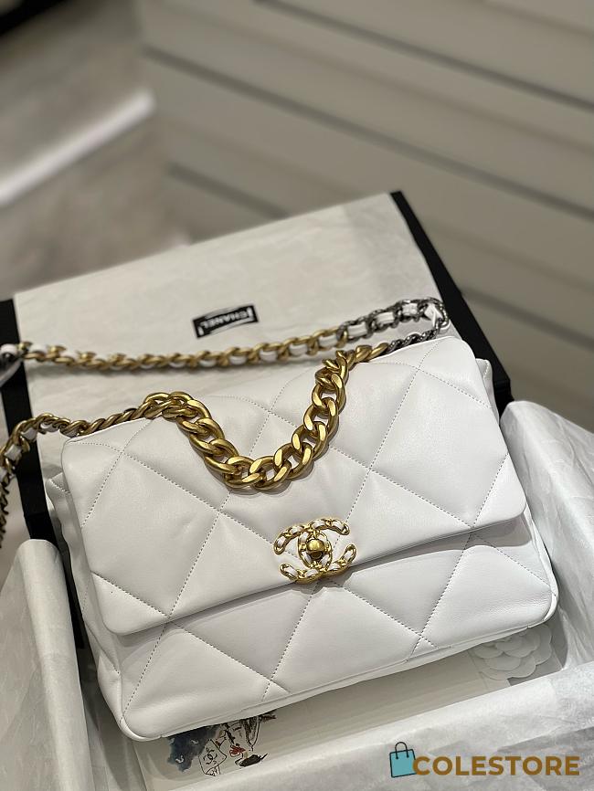 Colestore Chanel 19 White Lambskin 2025 Chip 20x30x10cm - 1