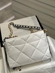 Colestore Chanel 19 White Lambskin 2025 Chip 20x30x10cm - 4