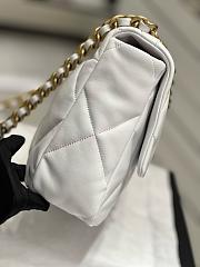 Colestore Chanel 19 White Lambskin 2025 Chip 20x30x10cm - 2