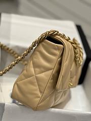 Colestore Chanel 19 Beige Lambskin 2025 Chip 20x30x10cm - 4