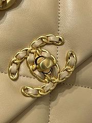 Colestore Chanel 19 Beige Lambskin 2025 Chip 20x30x10cm - 2