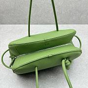 Colestore Jacquemus Le Turismo Litchi Green 49x16x34cm - 6