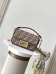 Colestore Fendi Baguette Mini Fabric Brown Beige 20x5x13cm - 1